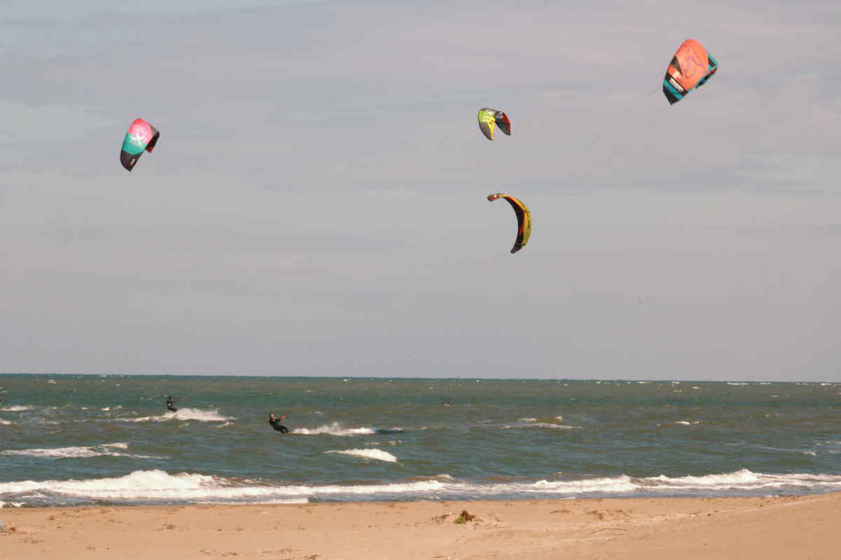 Kite surfing am Wassersportstrand von Riomar | © RIOMAR.NET